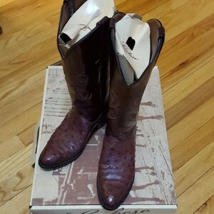 Lucchese Dark Brown Ostrich Ladies Size 7B  Western Boots Excellent Condition